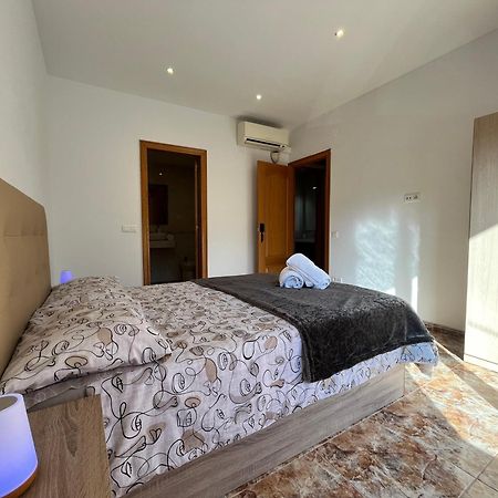 Amplio Apartamento, 5 Camas Sant Esteve Sesrovires Zewnętrze zdjęcie