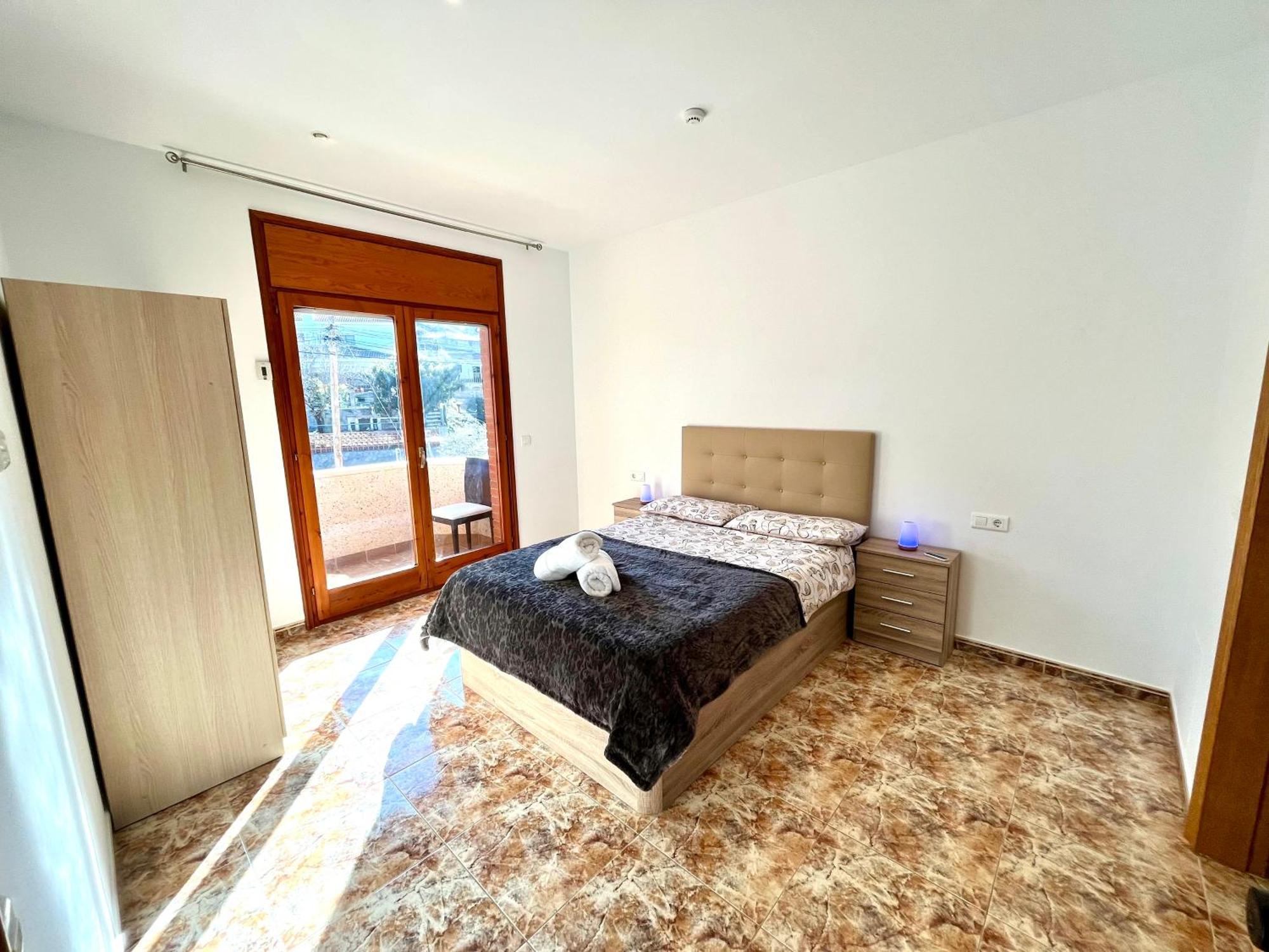 Amplio Apartamento, 5 Camas Sant Esteve Sesrovires Zewnętrze zdjęcie
