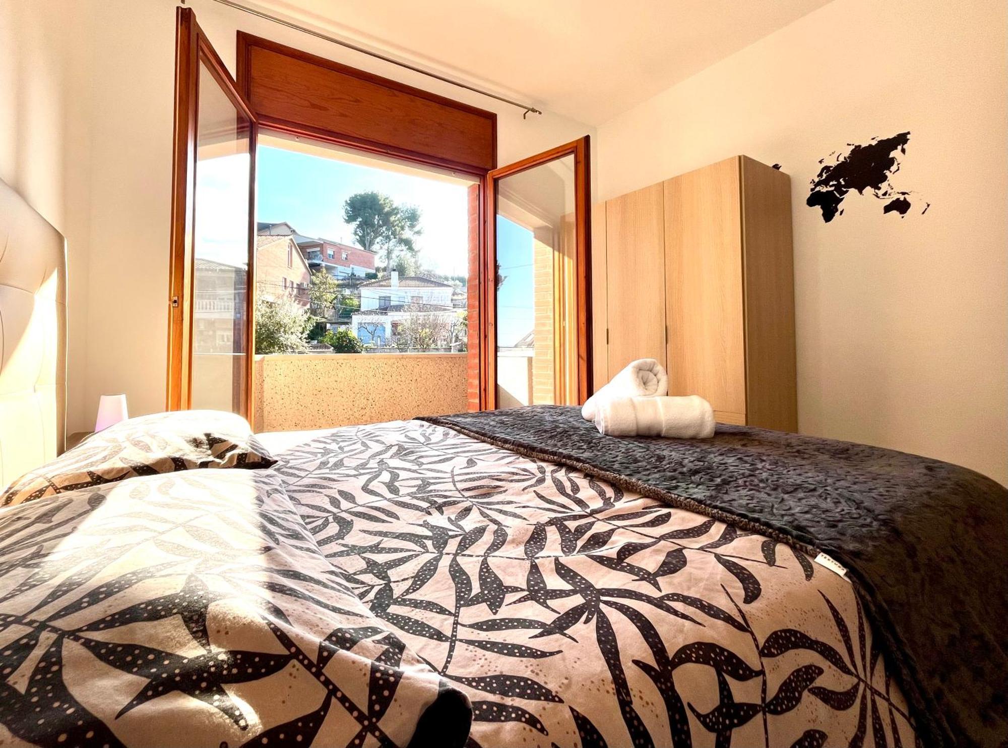 Amplio Apartamento, 5 Camas Sant Esteve Sesrovires Zewnętrze zdjęcie