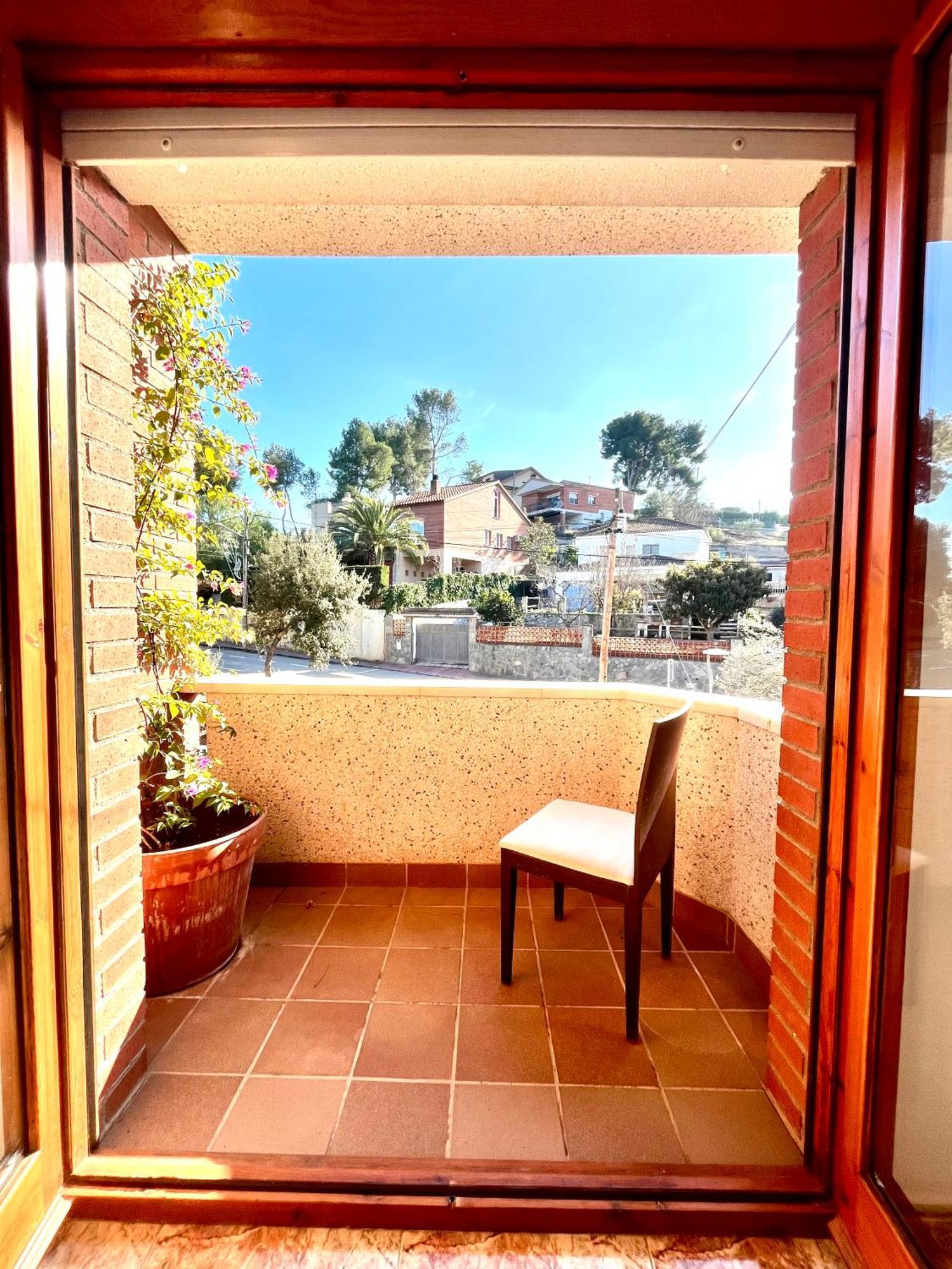 Amplio Apartamento, 5 Camas Sant Esteve Sesrovires Zewnętrze zdjęcie