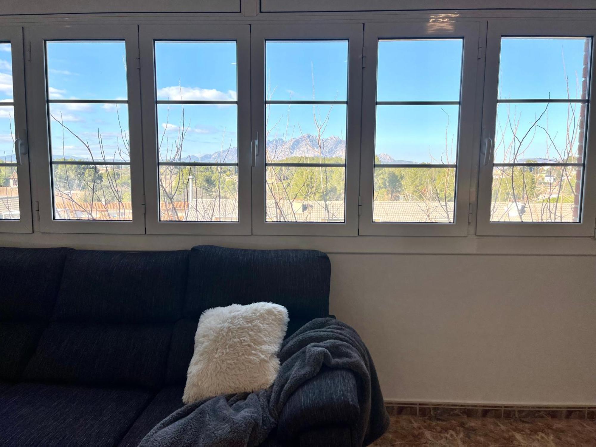 Amplio Apartamento, 5 Camas Sant Esteve Sesrovires Zewnętrze zdjęcie