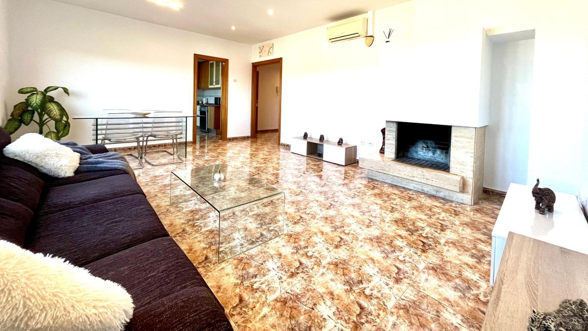 Amplio Apartamento, 5 Camas Sant Esteve Sesrovires Zewnętrze zdjęcie